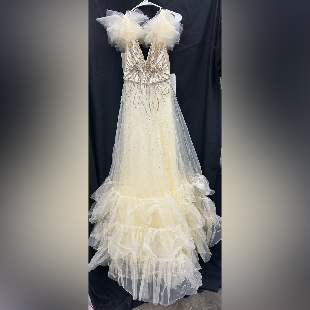 Mac Duggal 11677 Nwt Elegant Cream Evening Gown *Sample Dress